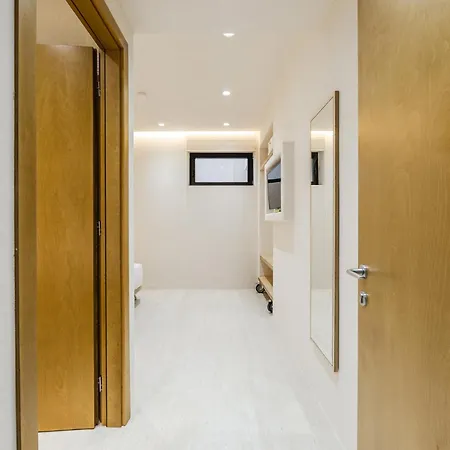 16 Dhermi By Pikhost *