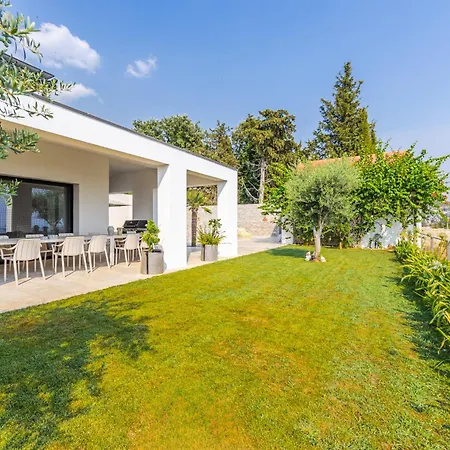 16 Dhermi By Pikhost * Gjilek