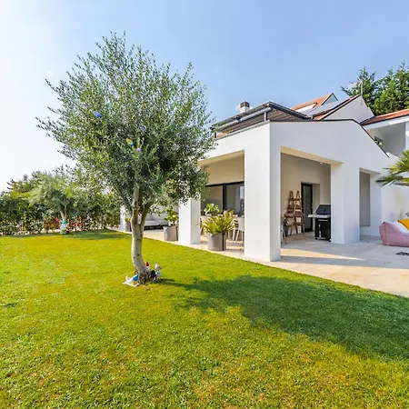 Villa 16 Dhermi By Pikhost