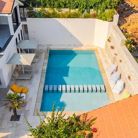 16 Dhermi By Pikhost Gjilek