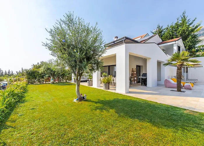 Villa 16 Dhermi By Pikhost